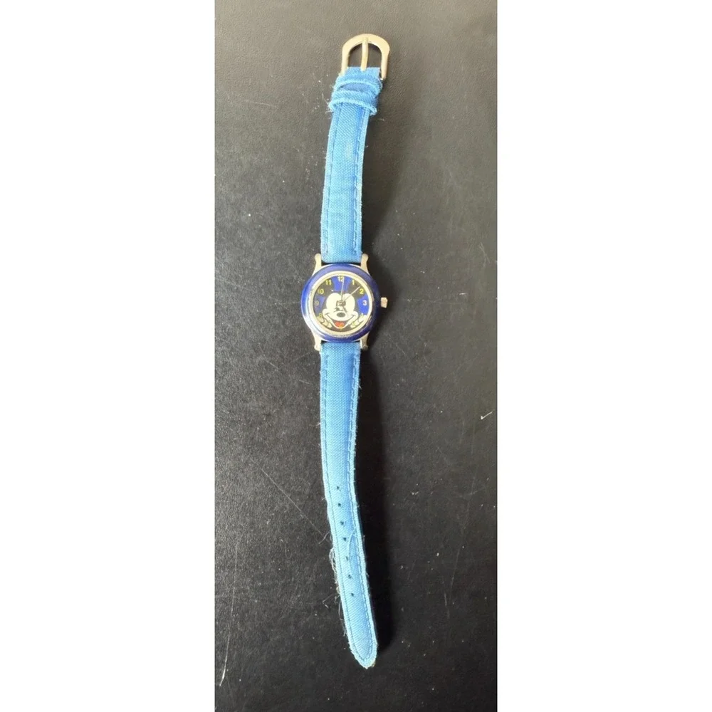 THE DISNEY STORE Mickey Mouse Blue Watch DS-450 *NEEDS BATTERIES*